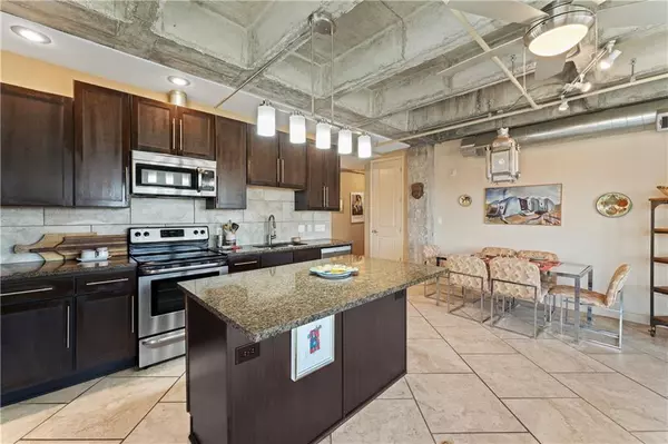 2940 Baltimore  unit 1201 AVE #1201 Kansas City, MO 64108