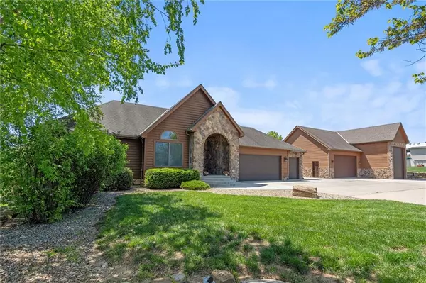 14855 Prairie XING, Leavenworth, KS 66048