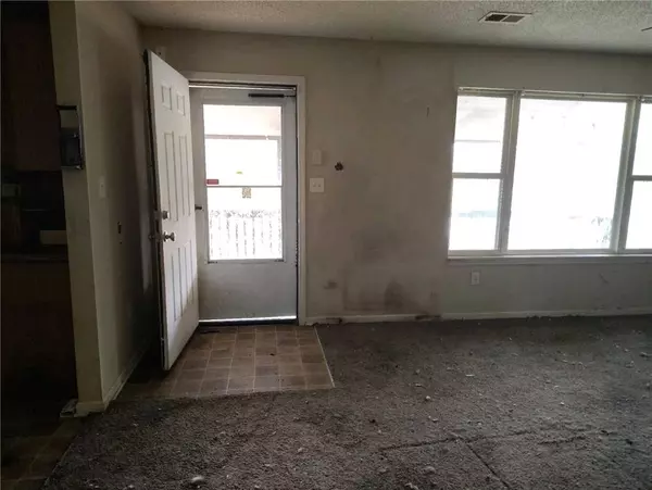 Independence, MO 64050,1909 S Ellison WAY