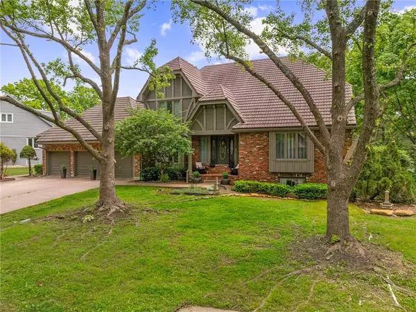 Leawood, KS 66209,3705 W 119 TER
