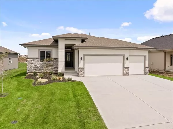 21411 Deer Ridge DR, Spring Hill, KS 66083