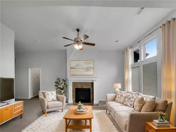 Grain Valley, MO 64029,927 Scenic DR