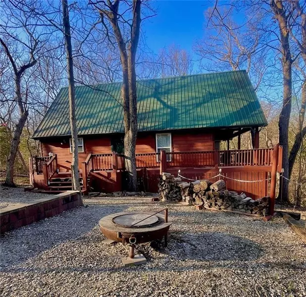 518 SW Lakeside DR, La Cygne, KS 66040