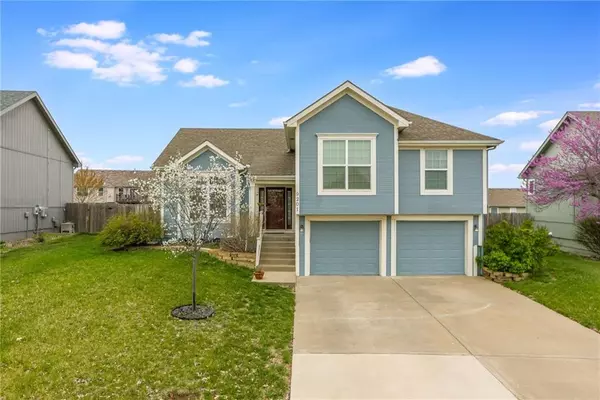 9201 N MULBERRY AVE, Kansas City, MO 64155