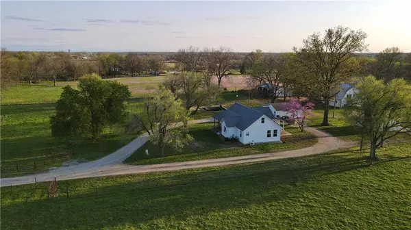 12296 S 1596 PASS, Nevada, MO 64772