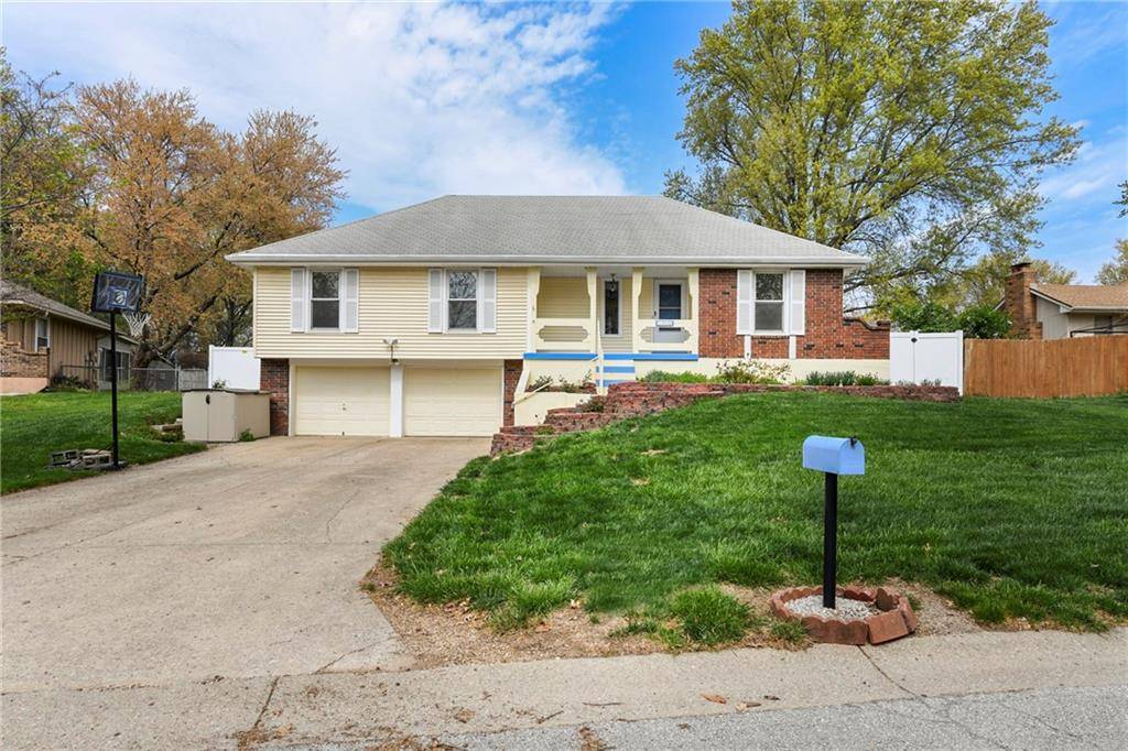 1805 Chief CIR, Blue Springs, MO 64015