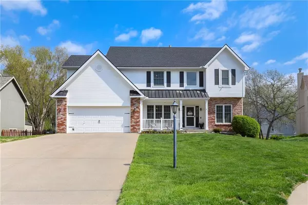 1040 Oxford CT, Leavenworth, KS 66048