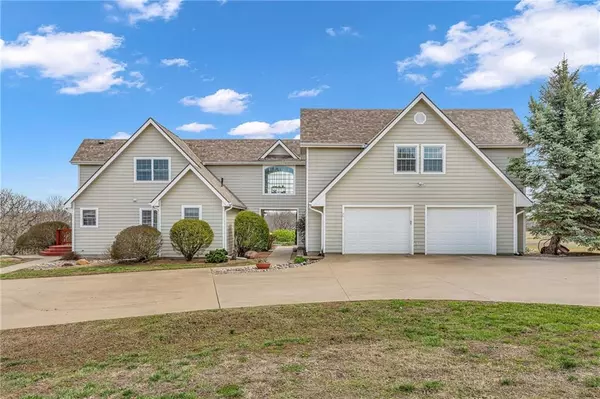 13668 Shawnee Heights RD, Overbrook, KS 66524