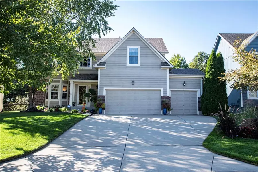 21719 W 96th ST #W, Lenexa, KS 66220