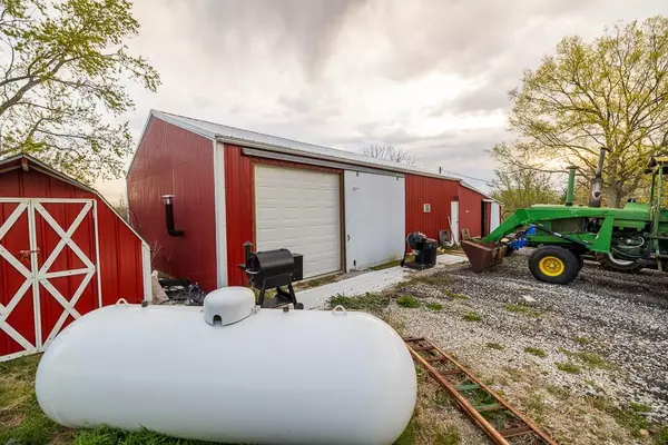 Richmond, MO 64085,45230 E 201 ST