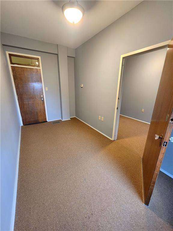 St Joseph, MO 64506,3500 N Village Dr., 103-105 N/A