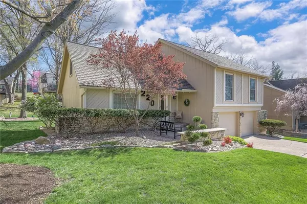 Lee's Summit, MO 64064,220 NW Aspen ST