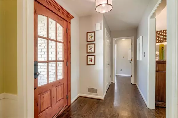 Mission Hills, KS 66208,2219 W 70th TER