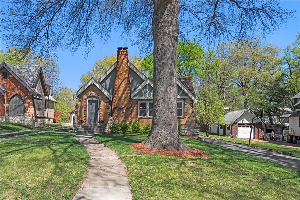 Kansas City, MO 64131,1304 E 76th ST