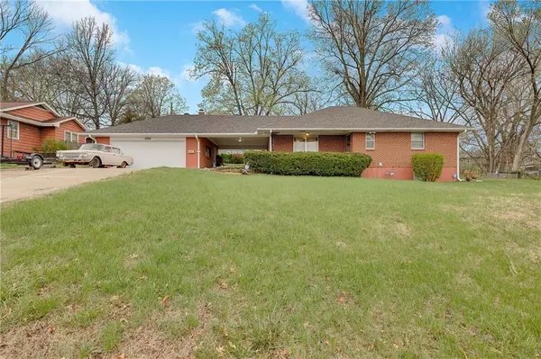 2520 Topping AVE, Kansas City, MO 64129