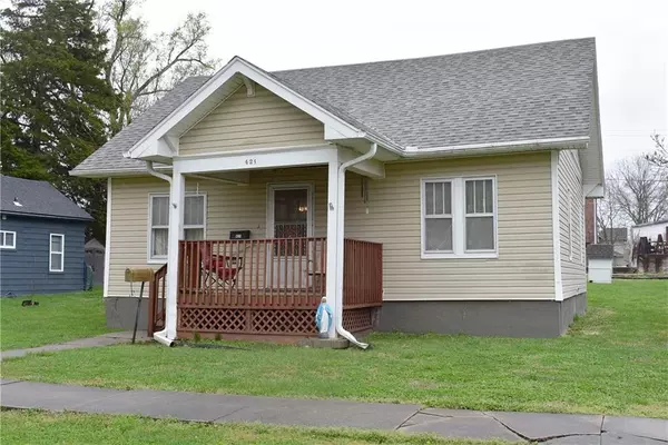 Osawatomie, KS 66064,421 Parker AVE