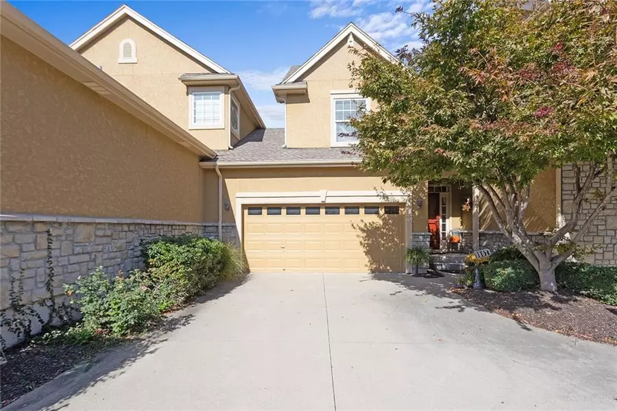 9807 Nieman PL, Overland Park, KS 66214
