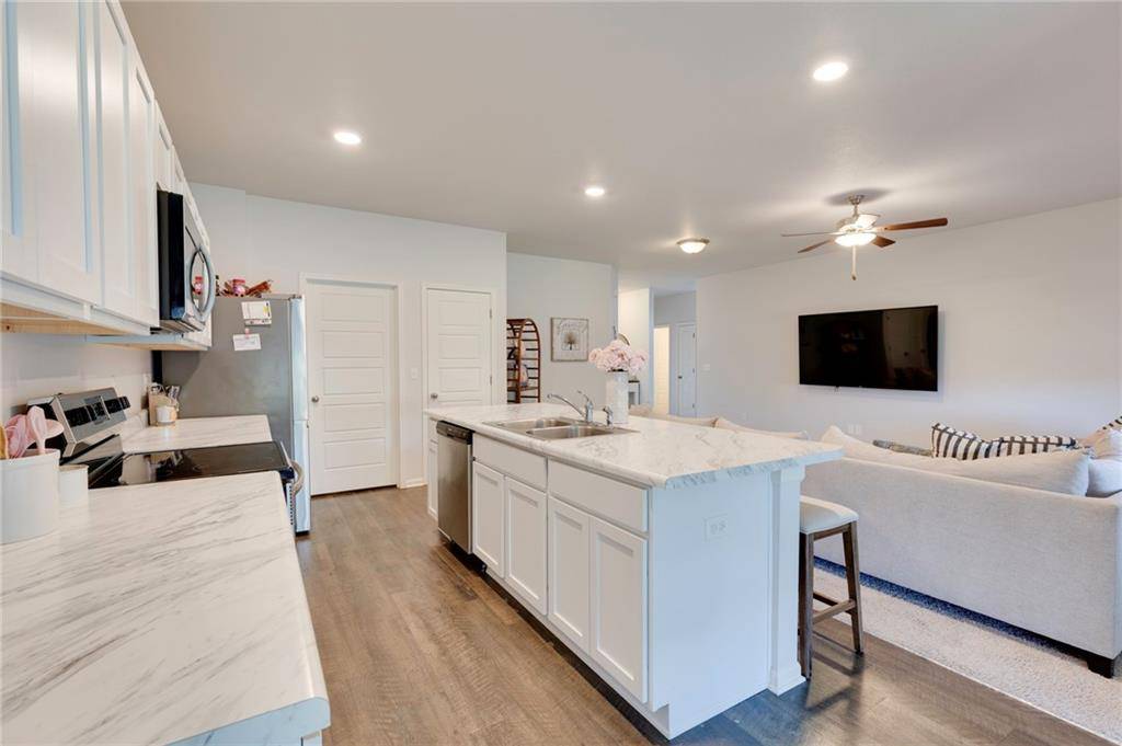 Paola, KS 66071,708 Roseberry DR
