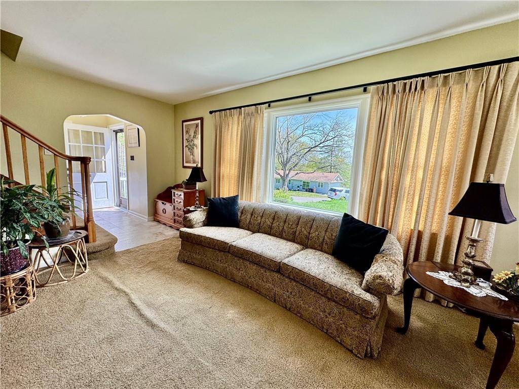 Maryville, MO 64468,106 Memory LN
