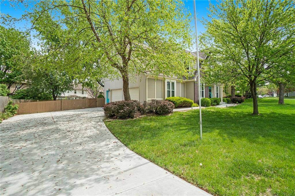 Overland Park, KS 66213,12753 Garnett ST