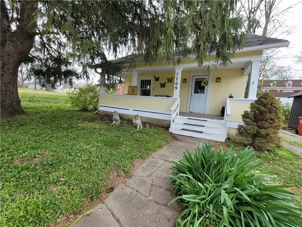 1709 Washington AVE, Lexington, MO 64067