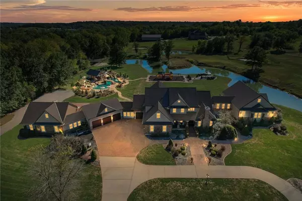 33901 E Colbern RD, Lone Jack, MO 64070