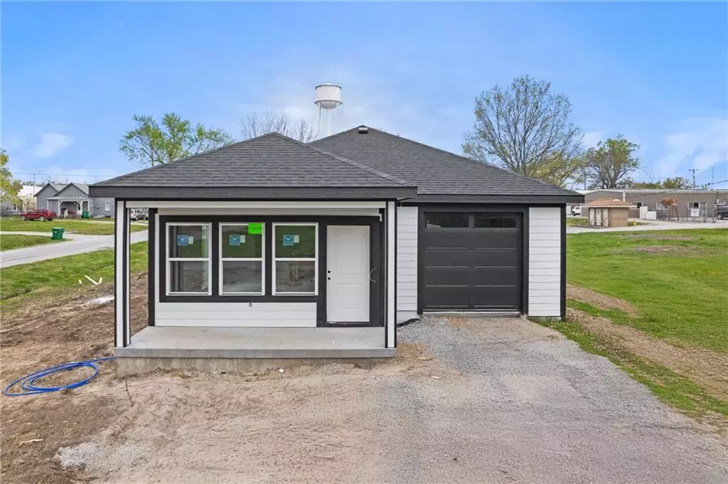 Adrian, MO 64720,45 E 6th ST