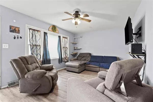 Harrisonville, MO 64701,2305 Meadowlark DR