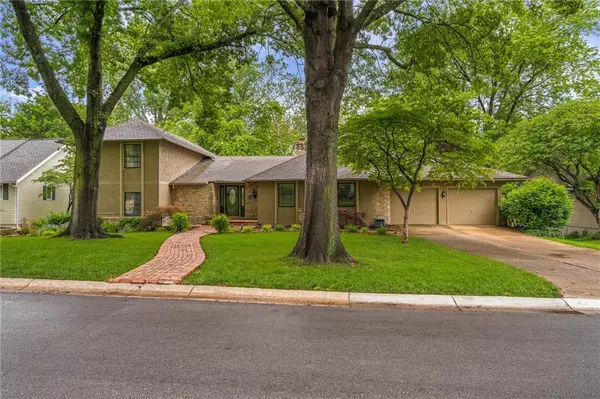 Leawood, KS 66209,12500 Overbrook RD