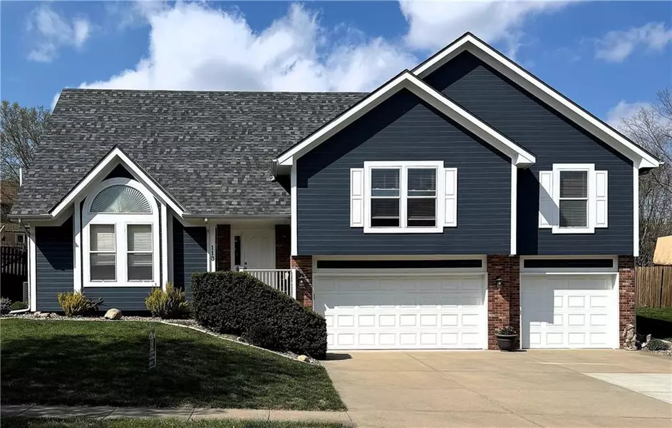 110 Surrey CT, Smithville, MO 64089