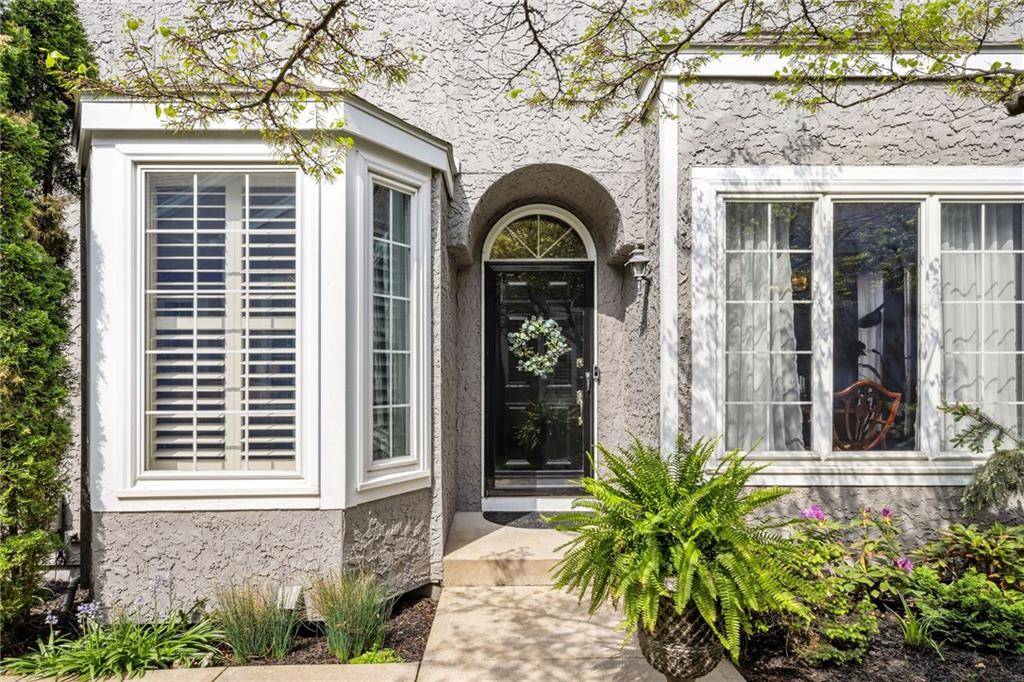 Leawood, KS 66209,6712 W 126th CT
