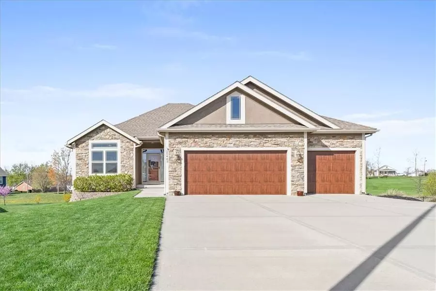 15443 Belmont CT, Basehor, KS 66007