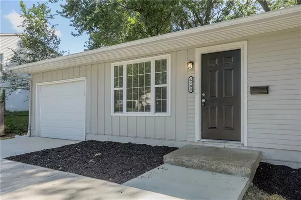 6205 E 150th TER,  Grandview,  MO 64030