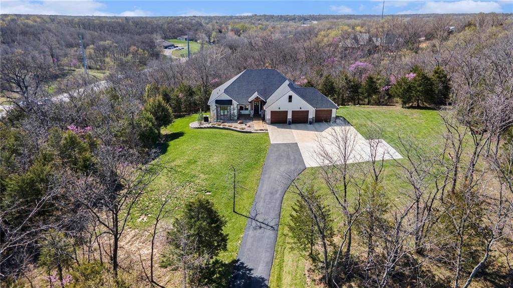 Smithville, MO 64089,391 NW 174th CT