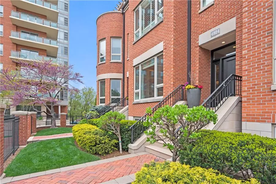 4924 Central ST, Kansas City, MO 64112