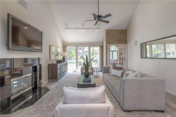 Leawood, KS 66209,12614 Pawnee LN