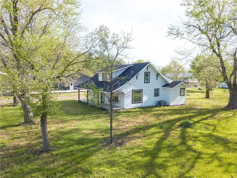 627 N 5th ST, Lacygne, KS 66040