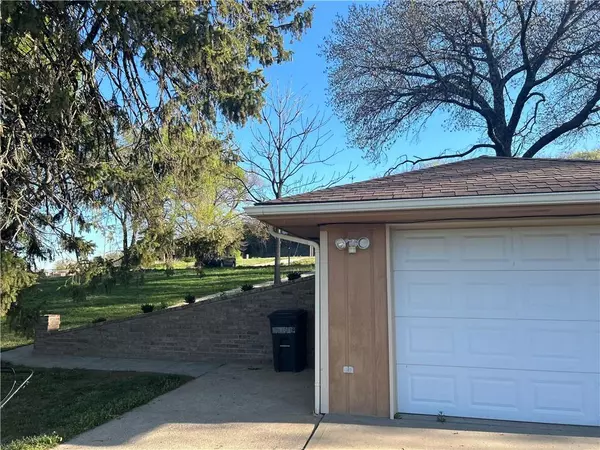 Leavenworth, KS 66048,16316 Fort Riley RD
