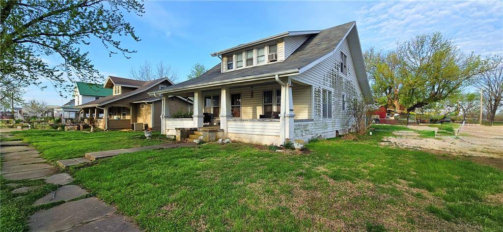 Bronson, KS 66716,812 Clay ST
