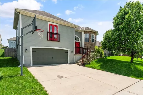 Kansas City, MO 64154,9517 N Adrian PL