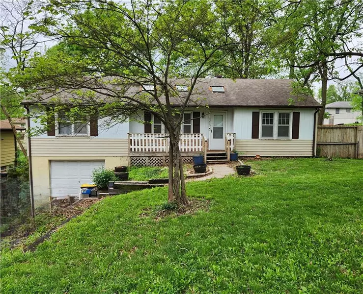 5215 NE 46th ST, Kansas City, MO 64117