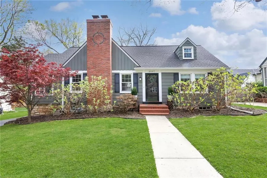 2507 W 51st ST, Westwood, KS 66210