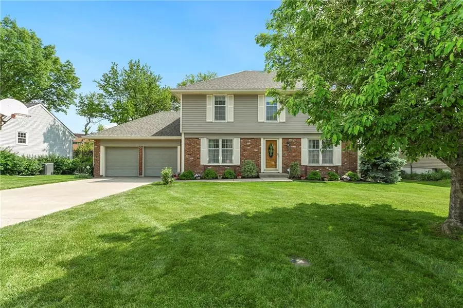 12433 W 105th ST, Overland Park, KS 66215