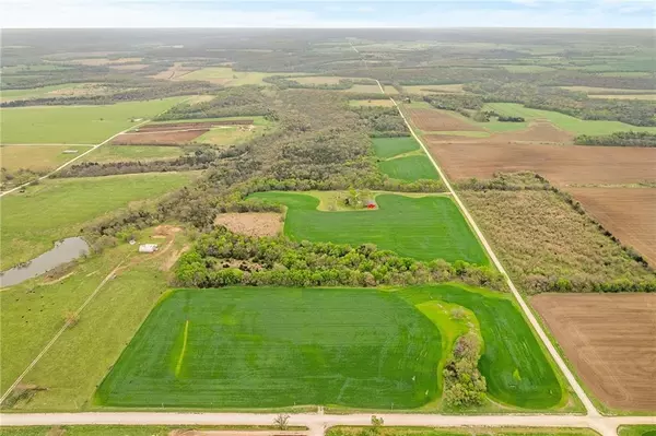 Centerville, KS 66014,7288 W 1350 RD