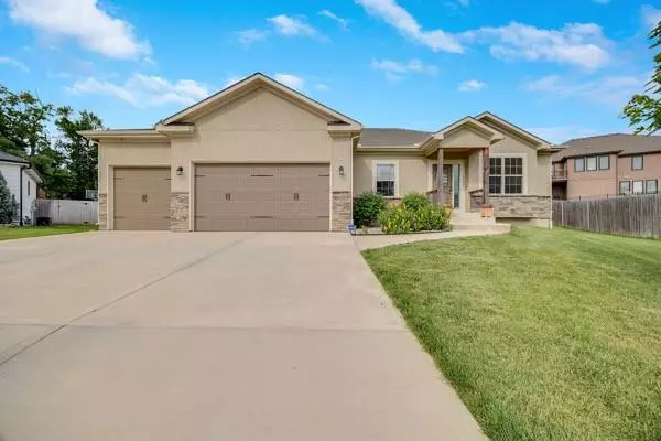 1400 NW Red Oak CT, Grain Valley, MO 64029