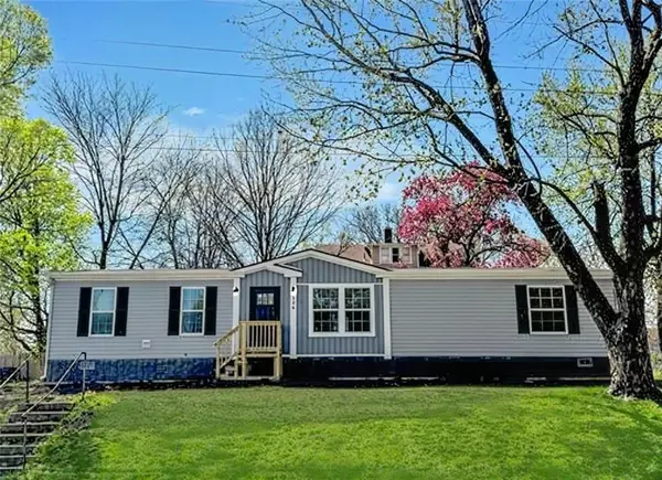 120 W Cooper ST, Maryville, MO 64468