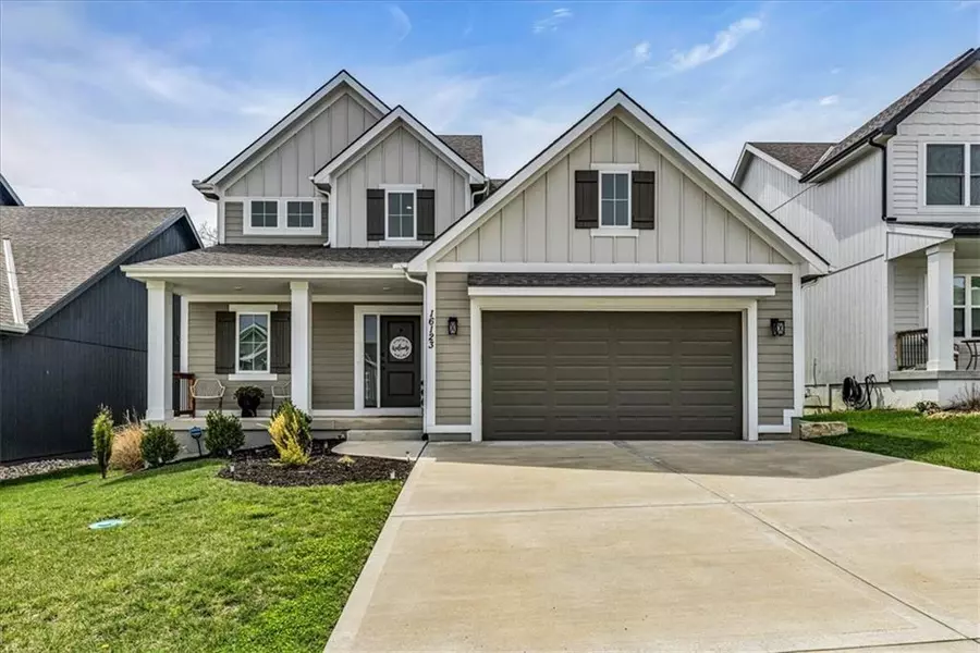 16123 Giorgia ST, Parkville, MO 64152