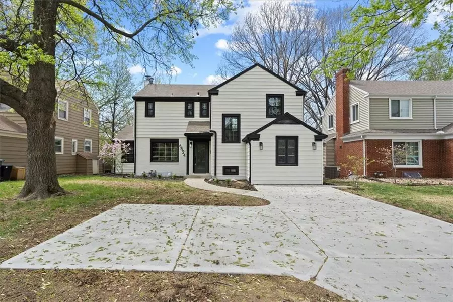 6824 Holmes RD, Kansas City, MO 64131