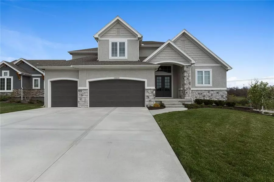 20600 W 109th TER, Olathe, KS 66061