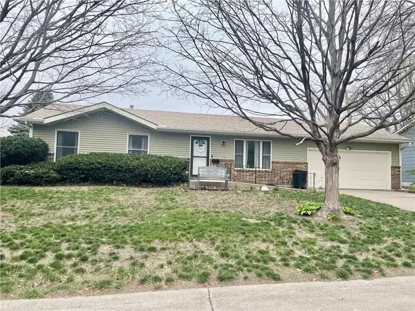 1005 W 17th ST, Maryville, MO 64468